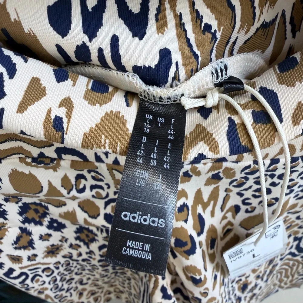 FARM Rio X ADIDAS | Oasis Night Animal Print Elastic Pull-on Stretch Bike Shorts - Picture 10 of 13